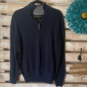 Great used condition 

Eddie Bauer Men's Navy Blue Half-Zip Sweater Size Medium